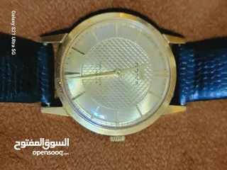  13 ساعات قديمه مخزنه