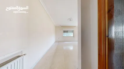  26 فيلا مميزة في اجمل مناطق اربد (الحي الشرقي) للبيع من المالك