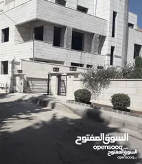  3 فيلا للبيع مستقلة نظام خمسة شقق طابقين وروف على مساحة ارض 945 م غير مشطبه عظم