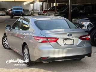  22 تويوتا كامري هايبرد ليثيوم امريكيه  موديل 2020 حره بحاله ممتازه وبسعر مغري للبيع