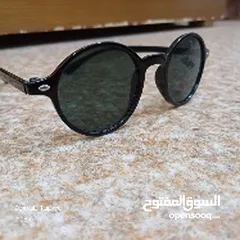  2 Black sunglasses