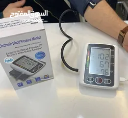  2 جهاز قياس ضغط الدم الاصلي شاشةLCD كبيرة وسهله القراءة حجمه صغير ويعمل بالبطارية او بوصلة usb