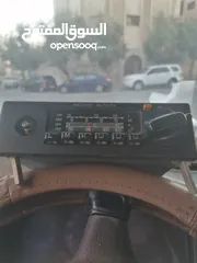  6 مسجل راديو بيكر كان راكب على مرسيدس.