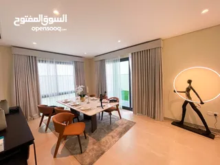  4 *7 *فيلا  فخمه بالقسط من المطور مباشره  في أرقى واول مجمع سكنى متكامل في عجمان تملك حر