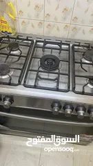  2 Cooking range and Gas cylinder