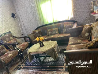  2 طقم كنب للبيع خشب زان ثقيل مع طاولة عدد 2 ومريح جدا للجلوس