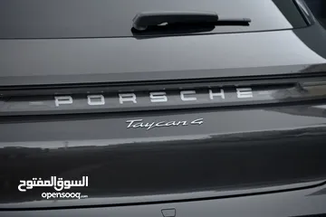  26 Porsche Taycan 4 Sport turismo 2023