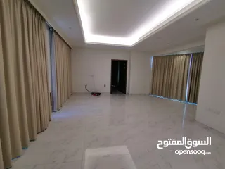  3 للايجار في الحد فيلا كبيره مع مصعد ومسبح For rent in hidd huge villa with lift and pool