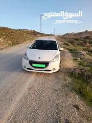  2 بيجو 208 /.  2014