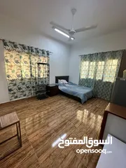  1 غرفه وحمام مع مطبخ مشترك في العذيبه خلف صيدليه أفلاج