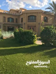  11 قصر ملكي للإيجار ب كمبوند مون لاند الشيخ زايد