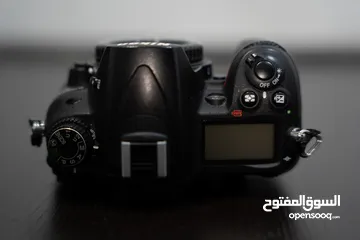  5 Nikon d7000 full gear body+4lenses+flash+ bag (exellent condition) price discount for fast sell