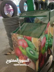  8 رفوف وطاولات خضرة بحاله ممتازه حديد تفصيل
