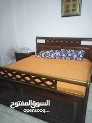  2 غرفة نوم للبيع مستعمل بحالة جيدة مكونة من سرير مع الفرشة و 2 كومادينة و دسوار بدون خزانة