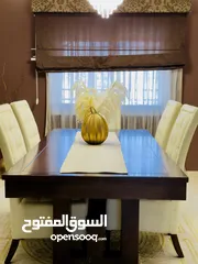  1 طاولة سفرة 6 كراسي ومعها برادي خشب زان اصلي الطاولة في حالة ممتازة موضيل2024