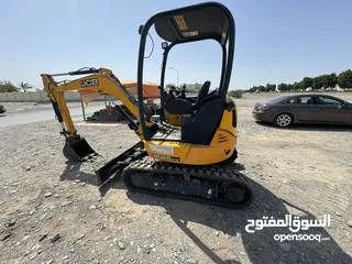  9 Small excavator GCB for rent