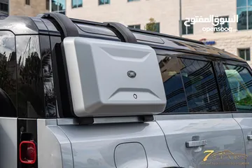 28 Land Rover Defender 2024 Hse  Black Edition Plug in hybrid   السيارة وارد و كفالة الشركة