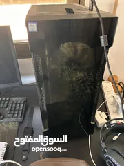  4 جهاز pc مع شاشه وكامل اغراضو  السعر قابل للتفاوض
