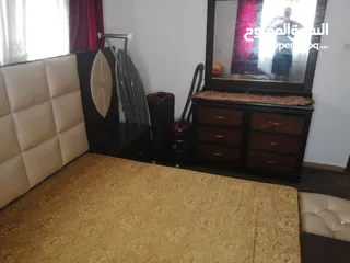  7 بيع غرفة جلوس وغرفة نوم