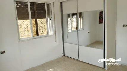  3 شقة فارغة للايجار