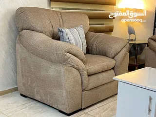  11 طقم كنب دب مستورد بحالة الوكالة جميل جدا وبسعر رائع حجم جامبو فخم جلسة واسعة ومريحة