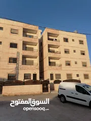 2 شقه سوبر ديلوكس للبيع مساحه 150 متر مربع لا تحتاج اي صيانه المنطقه هادئه جدا وكل الغرف مهويه جيدا ..