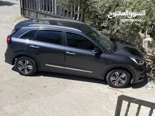  11 كيا نيرو هايبرد 2020 وارد كوري   جميع المواصفات  فل الفل ما عدا الفتحة   بسعر جيد وقابل للتفاوض
