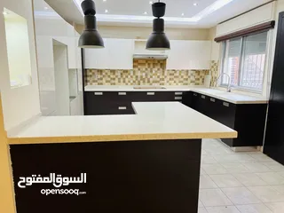  18 شقة أرضية للبيع في ضاحية النخيل - ref: 14613