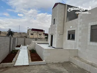  21 بيت للبيع مميز منطقه هادئه جدا