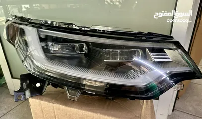  1 Land Rover Discovery 5 Headlamp