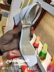  19 احذيه طبيه كعب وصنادل