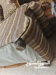  4 كنب كلاسيك للبيع من اربع قطع مناسب لصالون ومناسب غرفة جلوس ومناسب لغرفه ضيوف خشب اوزان ابيض