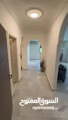  21 شقة مميزة  للبيع في الرابية بسعر لقطه