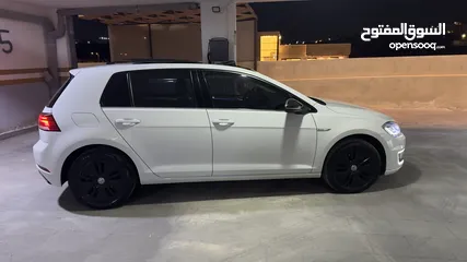  3 E GOLF 2019 50k km  اي جولف 2019 ممشى 50 الف كيلو فقط  السياره بحاله ممتازه و لا تحتاج شيئ