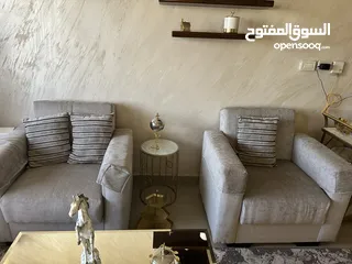  5 طقم كنب مع سفره و بوفيه للبيع