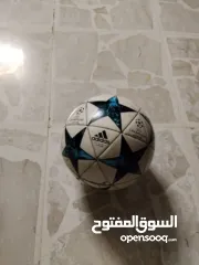  2 كره قدم اديداس -دوري ابطال اوروبا