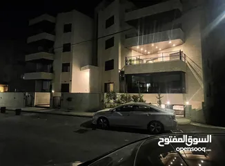  5 شقه فاخره للبيع من المالك مباشرة مفرشه فرش فاخر 280 متر عمر البناء سنتين
