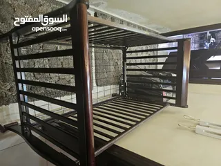  1 سرير اطفال ماركه جنيور عدد 2