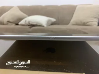  5 للبيع iPad جيل 7 – 32 GB فضي – حالة ممتازة