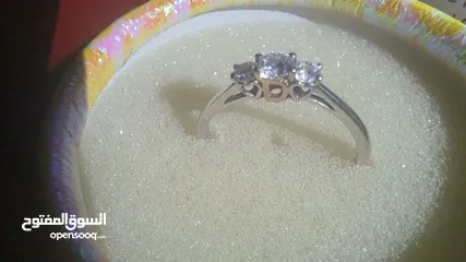  12 خاتم ذهب ابيض 3 فصوص ألماس من دماس - one 18k White and pink gold ring Three Natural Diamonds