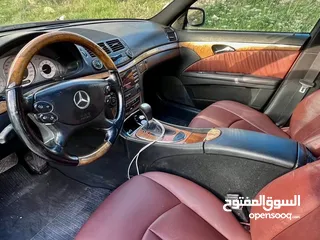  6 MERCEDES BENZ E200