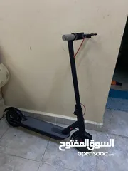  1 سكوتر كهربائي