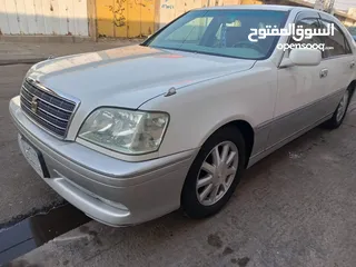  1 تيوتا كراون ملكه