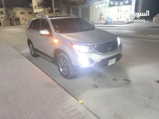  4 كيا سيرنتو4×4ديزل متور2200 فول اضافات فتحه بانوراما هوك مسجل بترخيص