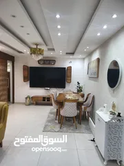  1 شقه لقطه مساحه 200 متر مفروشه
