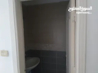  5 استديو و روف في منطقة الرابية موقع خيالي