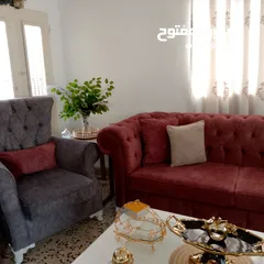  2 طقم كنب بحاله ممتازه