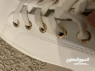  19 بوتين جداد مقاس 39 من ماركة Nine West