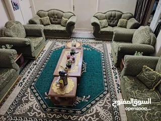  1 طقمين كنب مع 4 طاولات للبيع الموقع الرمثا