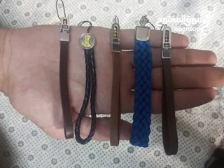  1 450 علاقة للبيع . . . . . . . . . . . . . . . . . . . . . . . . . . . . .